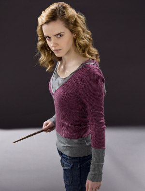 Hermione_Granger_(HBP_promo)_1